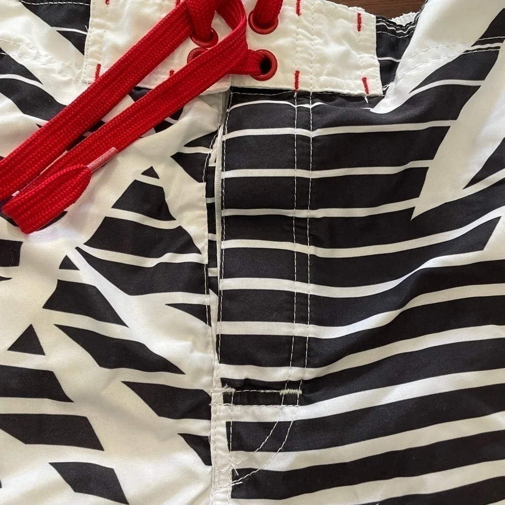 Joe Boxer men’s swim Trunks shorts white with black abstract print size XL 46/48